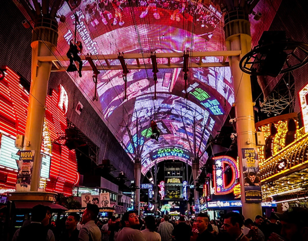 Slotzilla el Zipline por el show de luces en Las Vegas