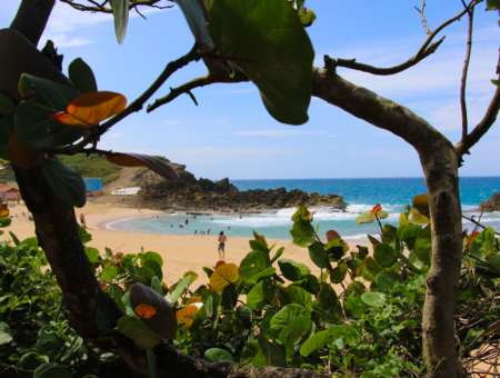 Playa La Poza del Obispo en Arecibo