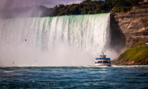 Crucero por las Cataratas entre dos países